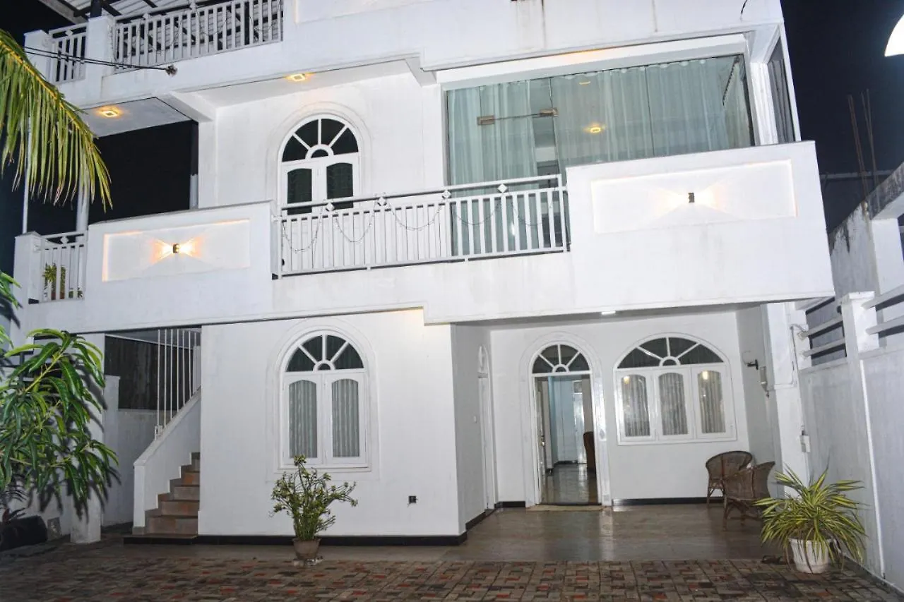 British 02 Hotel Negombo