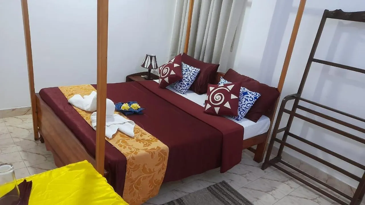 British 02 Hotel Negombo 0*,